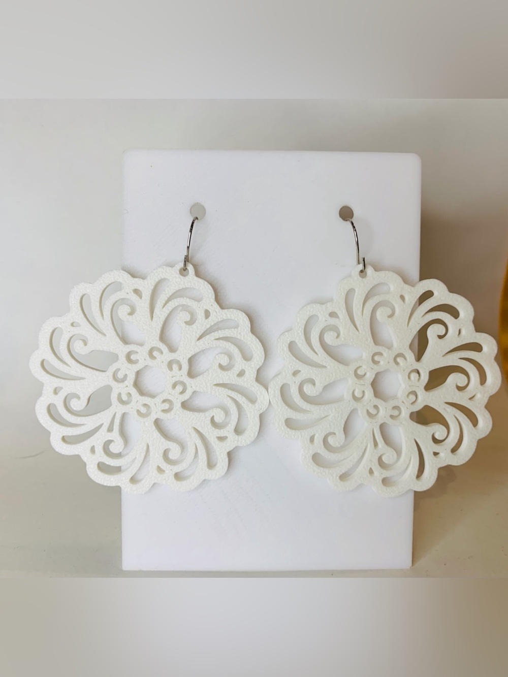 White Filigree Floral Drop Earrings - Women Accessories